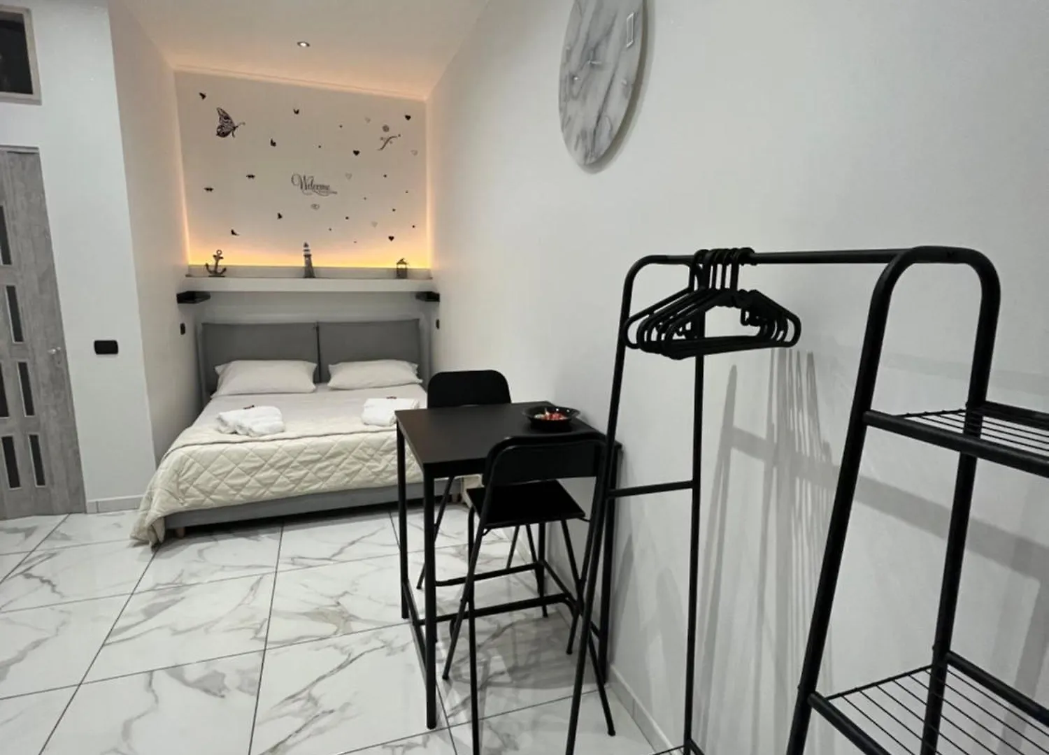 Koronao Apartment - Bari Old City 0*,  Italia